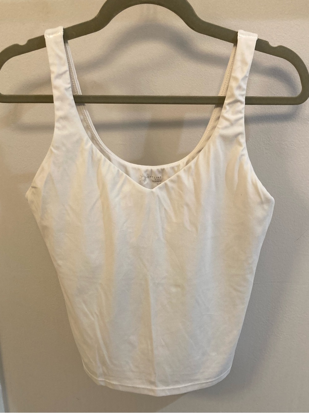 OFFLINE by Aerie Real Me V-Neck Tank Top L White Activewear Built in Bra